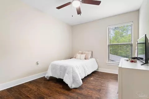 Bedroom - 2442 Wallace Lake Rd, Pace, FL 32571 photo 4 of 7