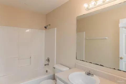 Bath - 4874 Broadleaf Dr, Pace, FL 32571 photo 6 of 7