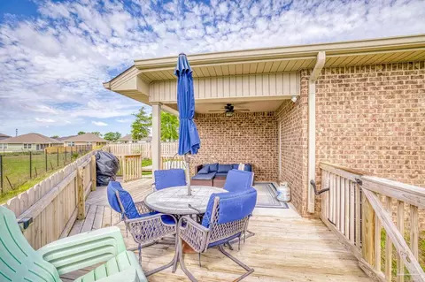 Exterior - 5595 Blue Sky Ct, Milton, FL 32583 photo 11 of 14