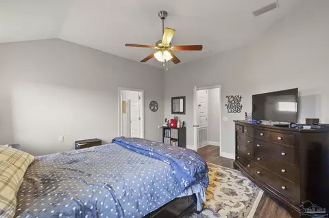 Bedroom - 5595 Blue Sky Ct, Milton, FL 32583 photo 3 of 6