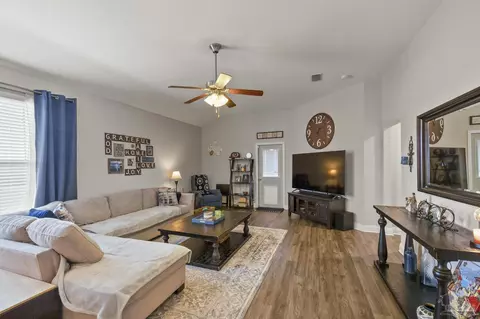 Living - 5595 Blue Sky Ct, Milton, FL 32583 photo 2 of 4