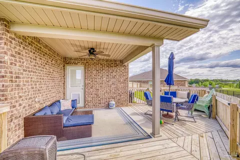 Exterior - 5595 Blue Sky Ct, Milton, FL 32583 photo 9 of 14