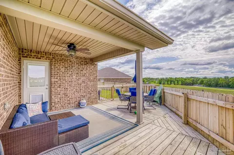Exterior - 5595 Blue Sky Ct, Milton, FL 32583 photo 10 of 14