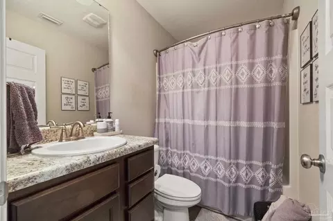 Bath - 5595 Blue Sky Ct, Milton, FL 32583 photo 3 of 3