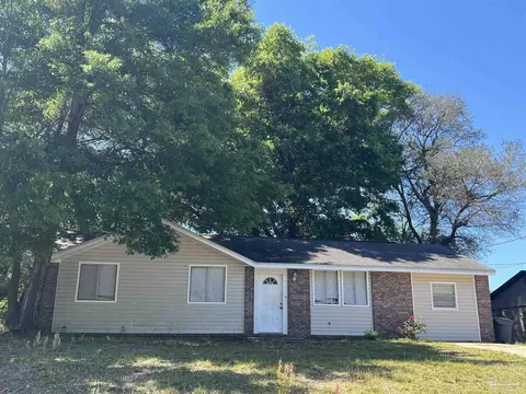 4621 Bridgedale Rd, Pensacola, FL 32505