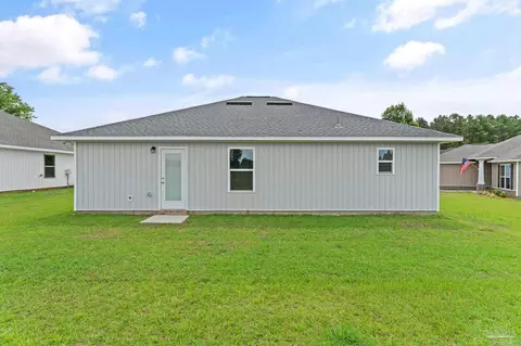 Exterior - 2946 N 10th Ave, Milton, FL 32583 photo 2 of 8