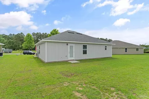 Exterior - 2946 N 10th Ave, Milton, FL 32583 photo 3 of 8