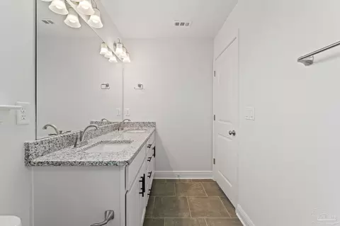 Bath - 2946 N 10th Ave, Milton, FL 32583 photo 1 of 3