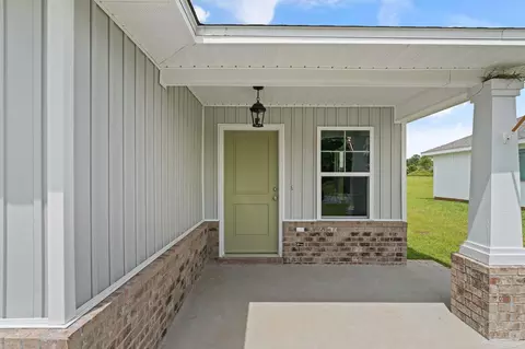 Exterior - 2946 N 10th Ave, Milton, FL 32583 photo 7 of 8