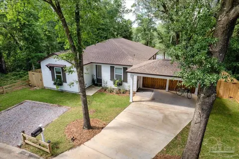 6850 Quinn Bayou Dr, Milton, FL 32570