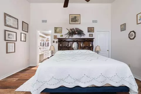 Bedroom - 5522 Chipper Ln, Pace, FL 32571 photo 4 of 9