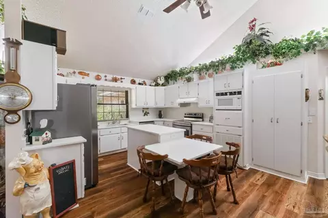 Kitchen - 5522 Chipper Ln, Pace, FL 32571 photo 1 of 5