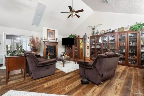 Living - 5522 Chipper Ln, Pace, FL 32571 photo 1 of 4