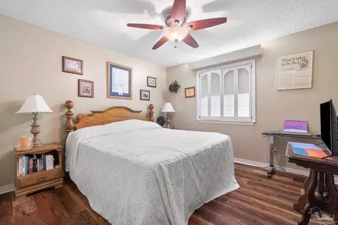 Bedroom - 5522 Chipper Ln, Pace, FL 32571 photo 5 of 9