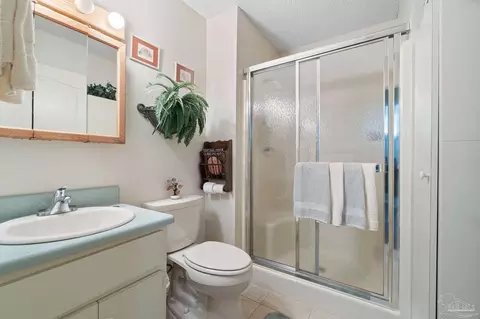 Bath - 5522 Chipper Ln, Pace, FL 32571 photo 4 of 4