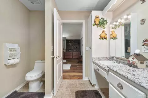 Bath - 5522 Chipper Ln, Pace, FL 32571 photo 3 of 4