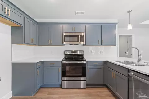 Kitchen - 2986 N 10th Ave, Milton, FL 32583 photo 2 of 2