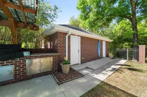 Exterior - 5952 Cromwell Dr, Pace, FL 32571 photo 6 of 10