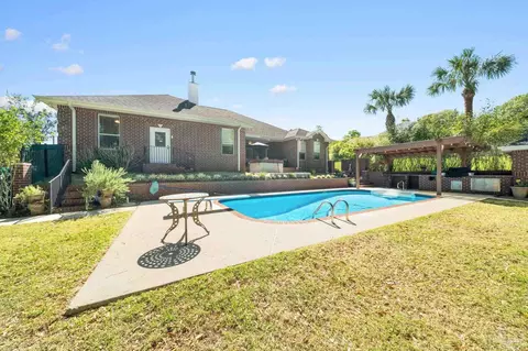 Exterior - 5952 Cromwell Dr, Pace, FL 32571 photo 2 of 10