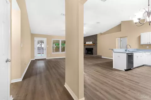 5949 Ridgeview Dr, Milton, FL 32570 photo 7