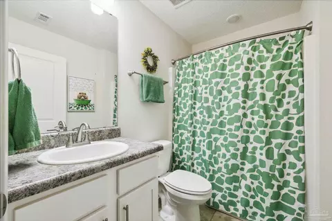 Bath - 546 Griswold Rd, Jay, FL 32565 photo 3 of 4
