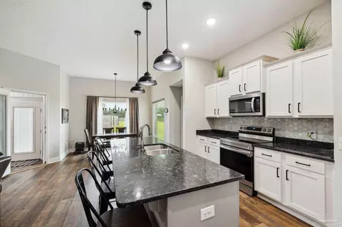 Kitchen - 546 Griswold Rd, Jay, FL 32565 photo 3 of 7