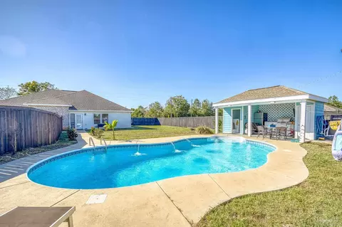 Exterior - 546 Griswold Rd, Jay, FL 32565 photo 4 of 6