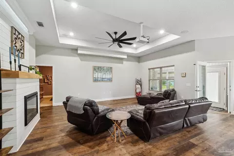 Living - 546 Griswold Rd, Jay, FL 32565 photo 2 of 4