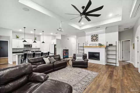 Living - 546 Griswold Rd, Jay, FL 32565 photo 4 of 4