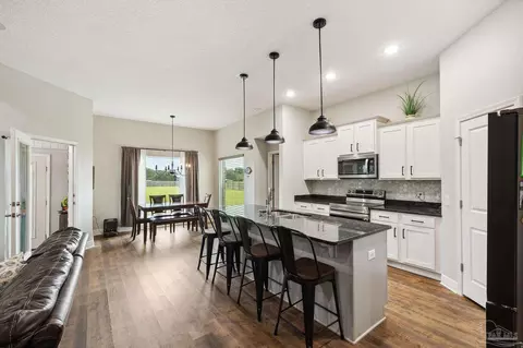 Kitchen - 546 Griswold Rd, Jay, FL 32565 photo 2 of 7