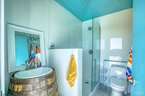 Bath - 546 Griswold Rd, Jay, FL 32565 photo 4 of 4