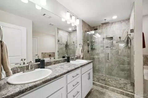 Bath - 546 Griswold Rd, Jay, FL 32565 photo 1 of 4