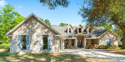 3180 Edinburgh Castle Dr, Milton, FL 32583