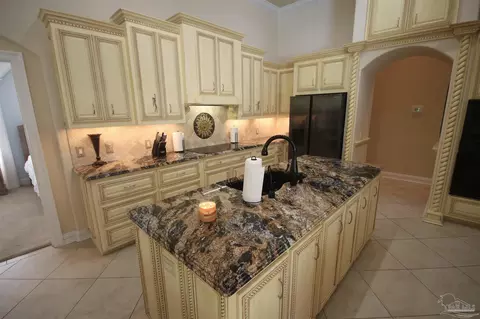 Kitchen - 2967 Greystone Dr, Pace, FL 32571 photo 3 of 7