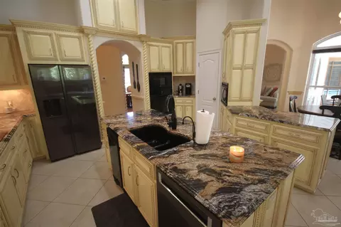 Kitchen - 2967 Greystone Dr, Pace, FL 32571 photo 4 of 7