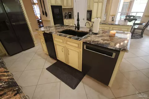 Kitchen - 2967 Greystone Dr, Pace, FL 32571 photo 5 of 7