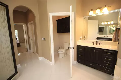 Bath - 2967 Greystone Dr, Pace, FL 32571 photo 4 of 9