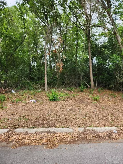 1106 Germain St, Pensacola, FL 32534