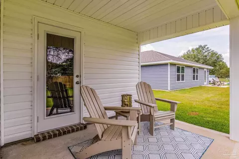 Exterior - 4425 White Birch Ct, Pace, FL 32571 photo 4 of 4