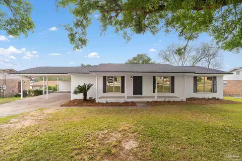 6115 E Shore Dr, Pensacola, FL 32505