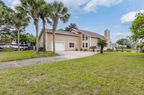 1679 College Pkwy, Gulf Breeze, FL 32563