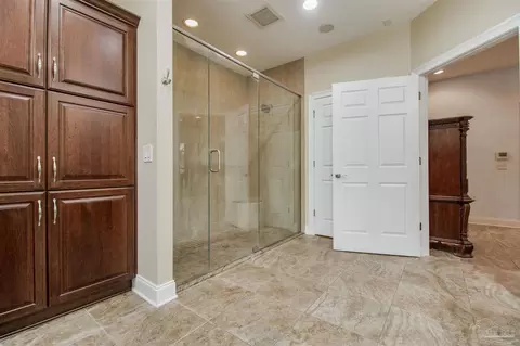 Bath - 2942 Greystone Dr, Pace, FL 32571 photo 4 of 8