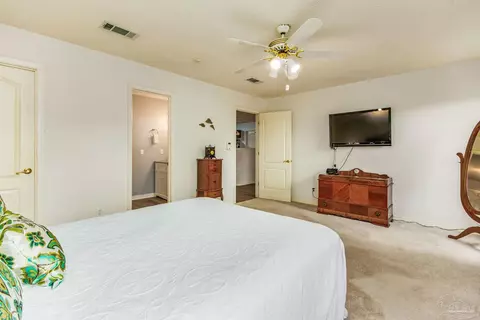 Bedroom - 5400 Hamilton Ln, Pace, FL 32571 photo 3 of 10