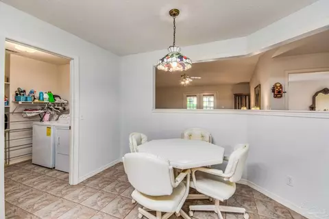 Dining - 5400 Hamilton Ln, Pace, FL 32571 photo 4 of 4