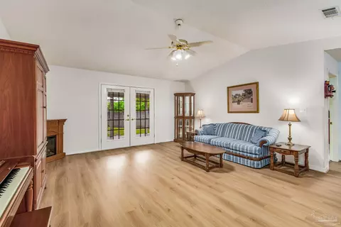 Bedroom - 5400 Hamilton Ln, Pace, FL 32571 photo 4 of 10