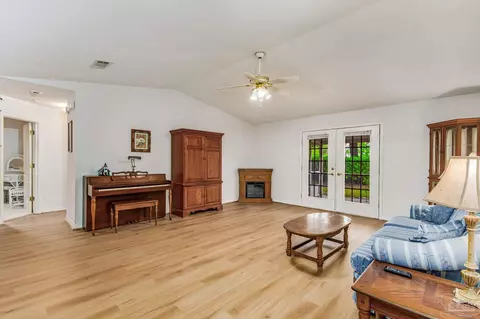 Living - 5400 Hamilton Ln, Pace, FL 32571 photo 1 of 3