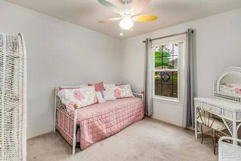 Bedroom - 5400 Hamilton Ln, Pace, FL 32571 photo 5 of 10