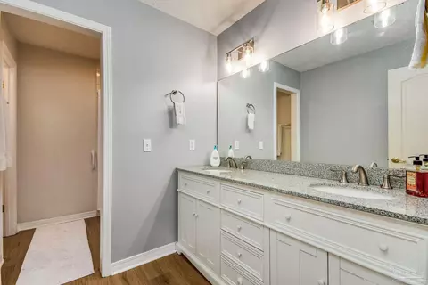 Bath - 5400 Hamilton Ln, Pace, FL 32571 photo 1 of 3