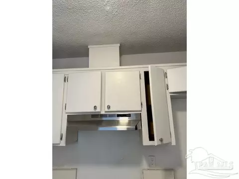 Kitchen - 2720 Victor Rd, Mcdavid, FL 32568 photo 1 of 1
