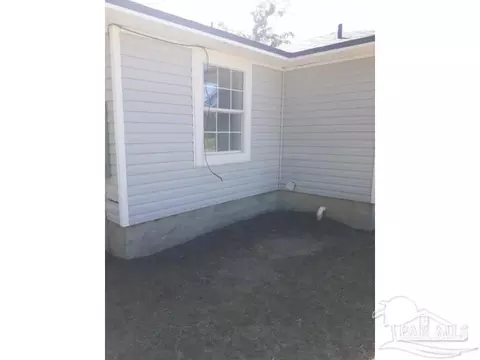 Exterior - 2720 Victor Rd, Mcdavid, FL 32568 photo 5 of 13